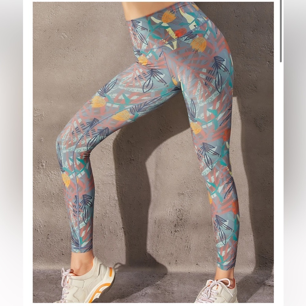TITIKA Active Couture Zero Touch High-Rise Leggings II and Get Set Bra Long Line - Picture 4 of 16